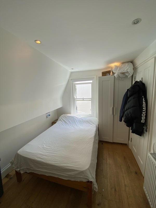 Room Plender Street in Greater London