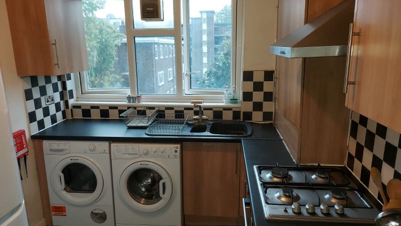 Room Evelyn Walk in Greater London