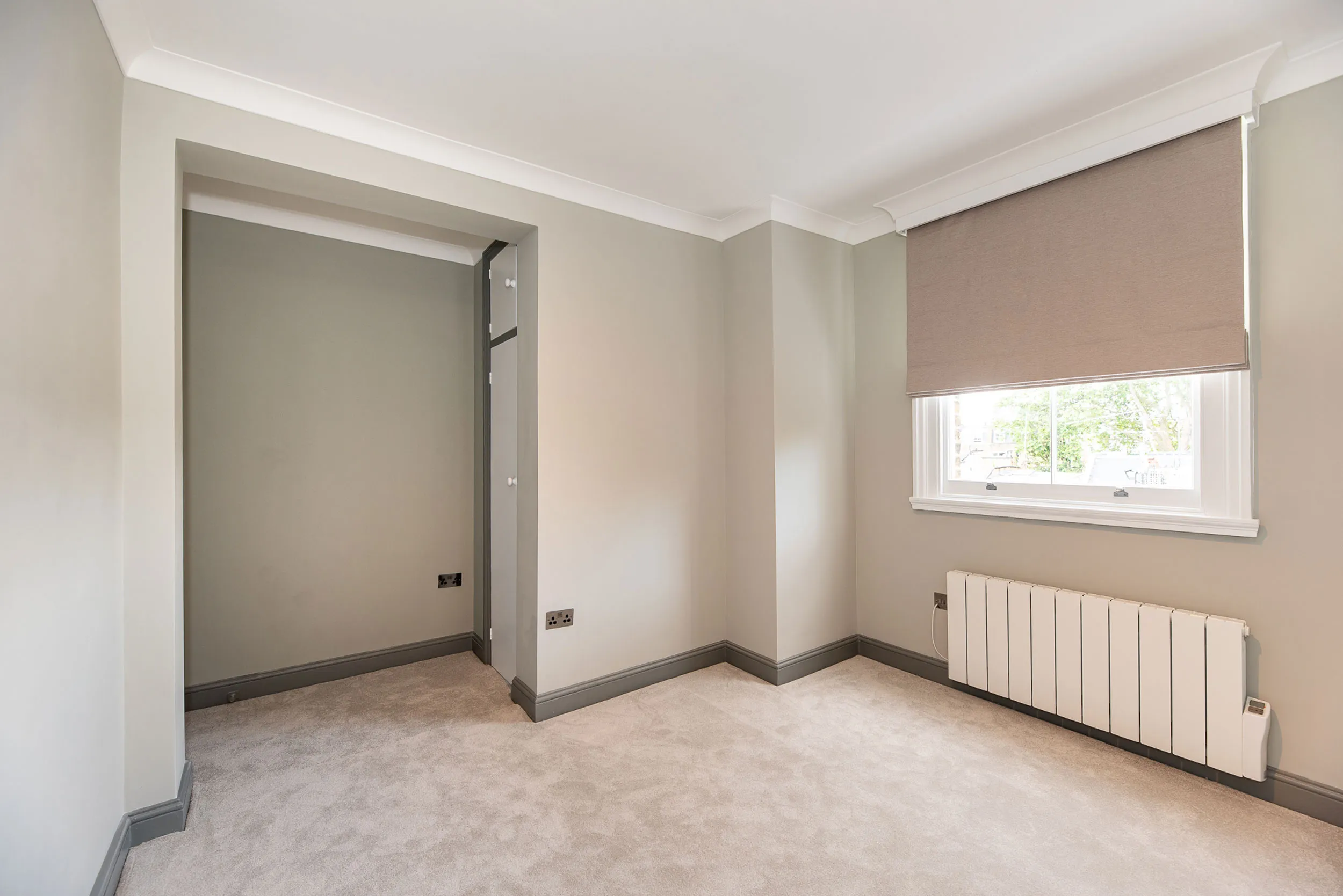 Flat Gloucester Road in Greater London