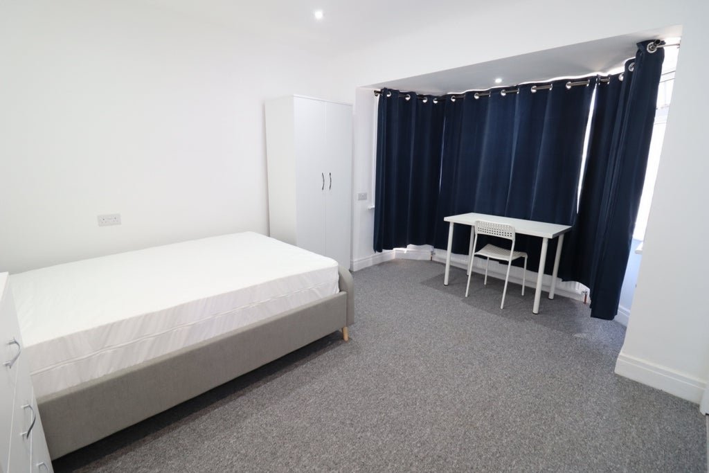Room Globe Road in Greater London