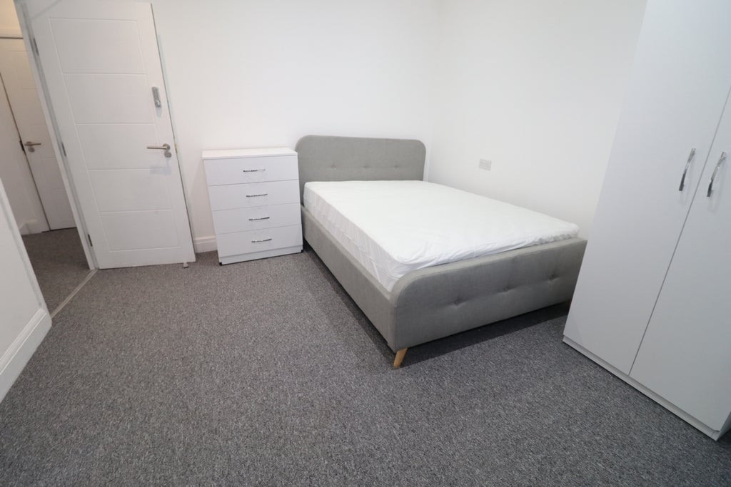 Room Globe Road in Greater London