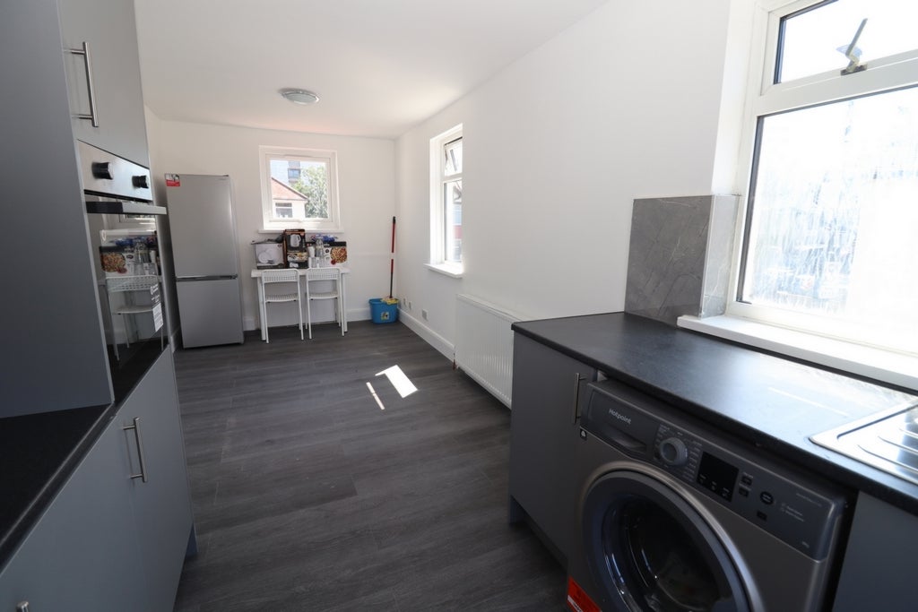 Room Globe Road in Greater London