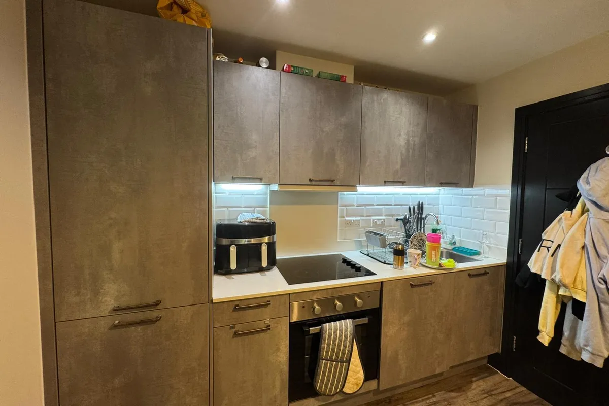Flat Russell Way in Crawley