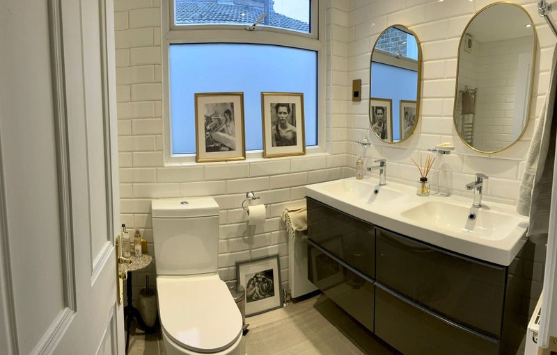 Room Mauleverer Road in Greater London
