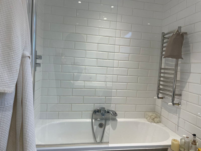 Room Mauleverer Road in Greater London
