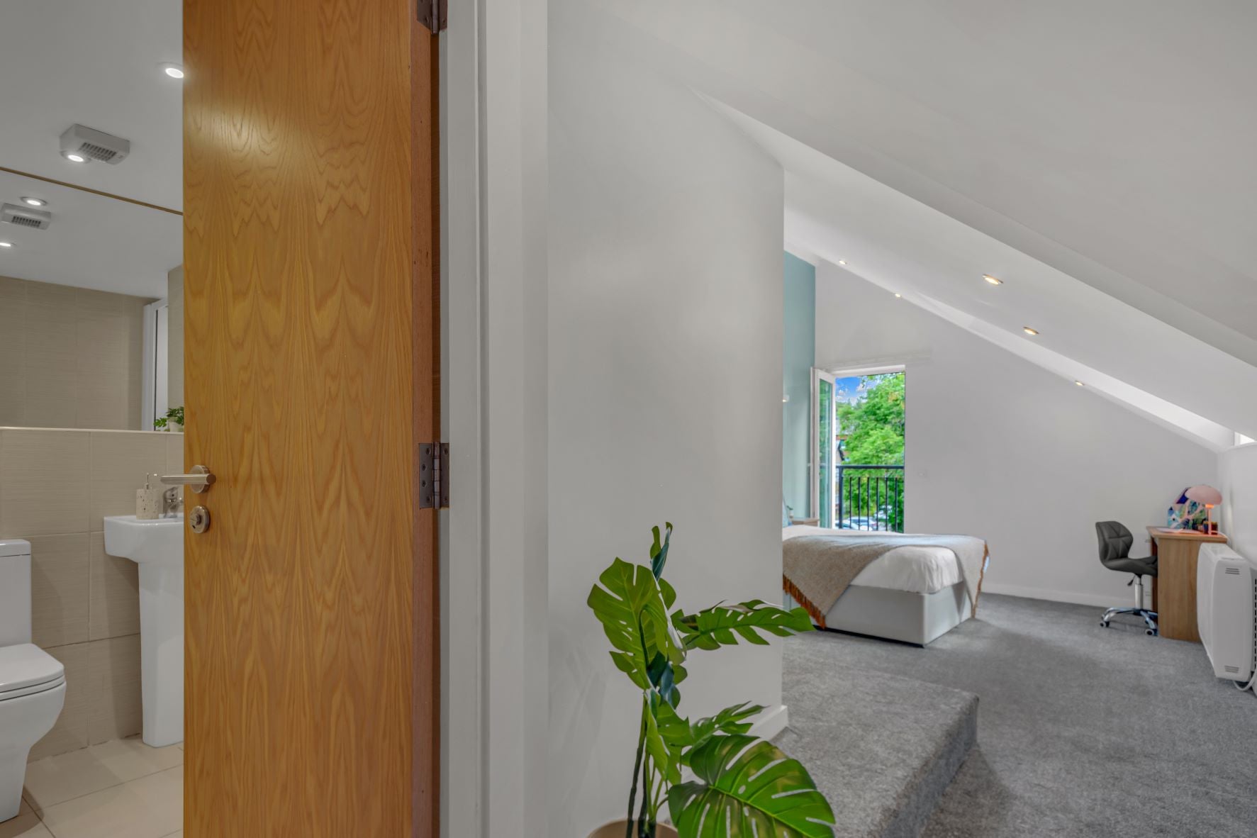 Flat Shire Oak Road in Leeds