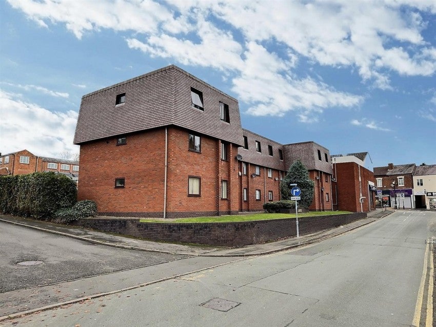 Flat Eskrett Street in Cannock Chase