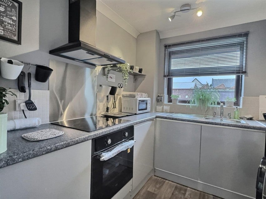 Flat Eskrett Street in Cannock Chase