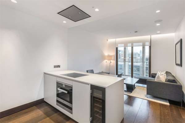 Flat Victoria Street in City of Westminster