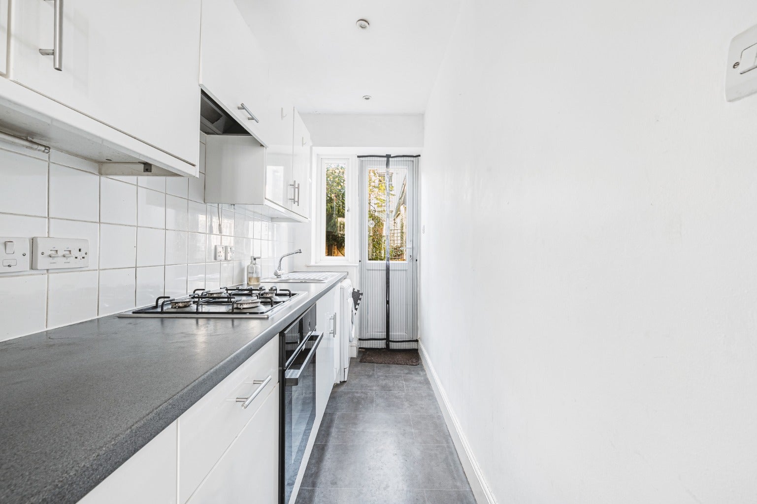 Flat Oxberry Avenue in Greater London