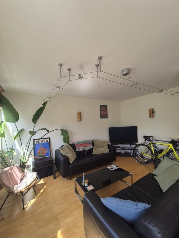 Room Bermondsey Street in Greater London