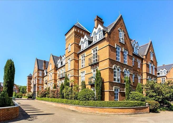 Flat Holloway Drive in Borough of Runnymede