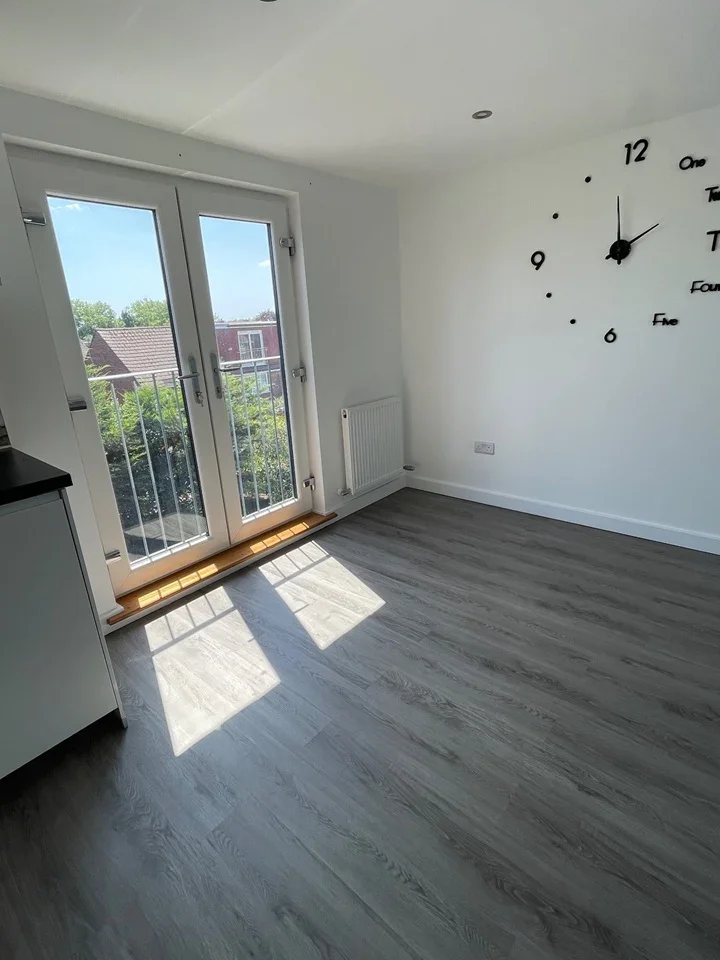 Flat Ascot Close in Greater London