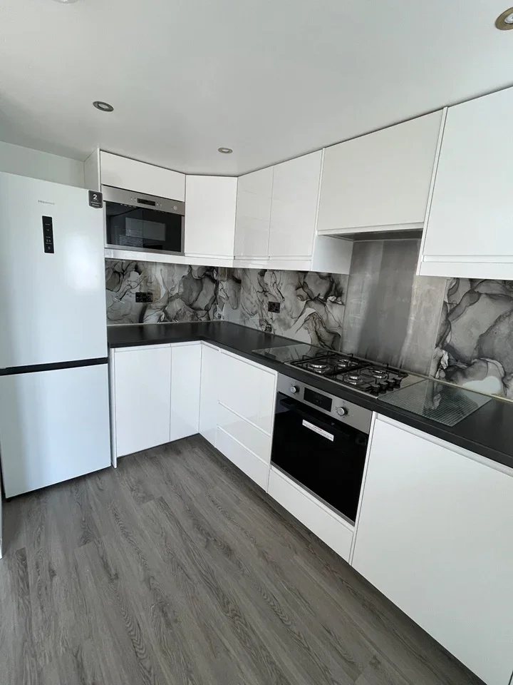 Flat Ascot Close in Greater London
