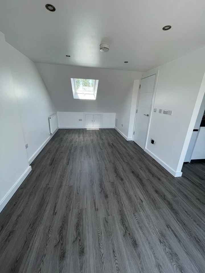 Flat Ascot Close in Greater London