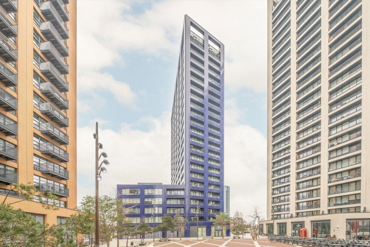 Flat Lookout Lane in Greater London