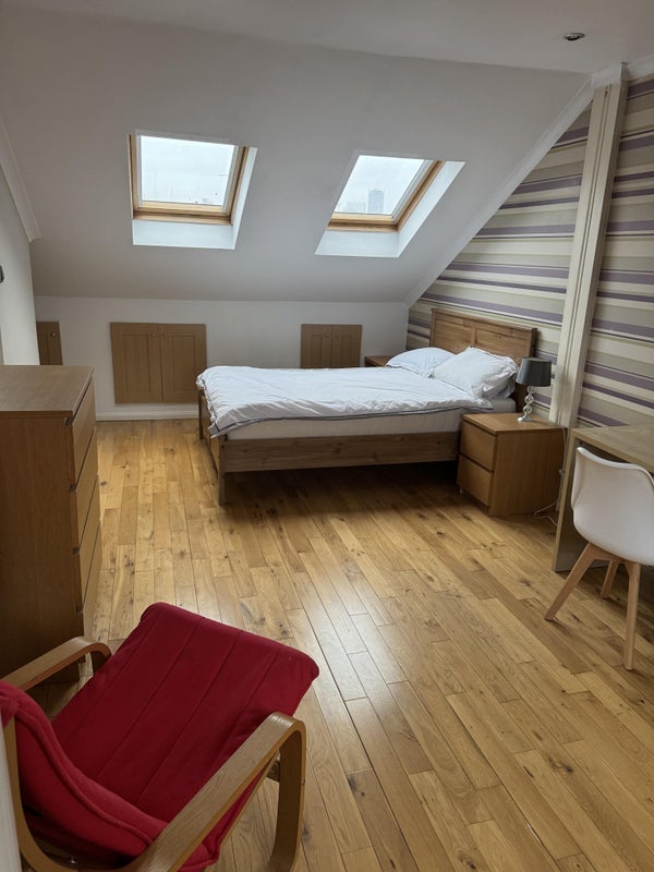 Room Liddington Road in Greater London