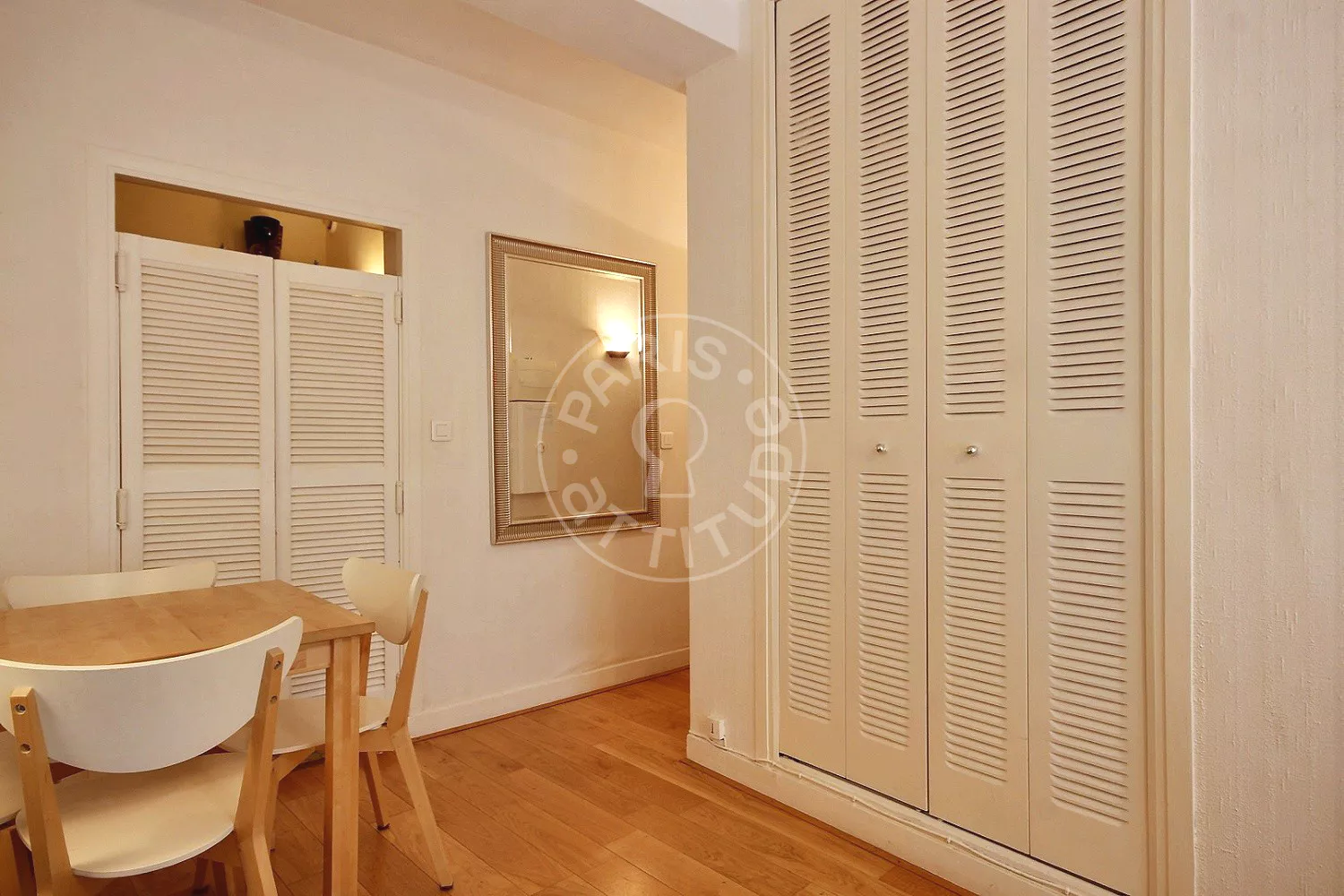Flat Rue Racine in Paris