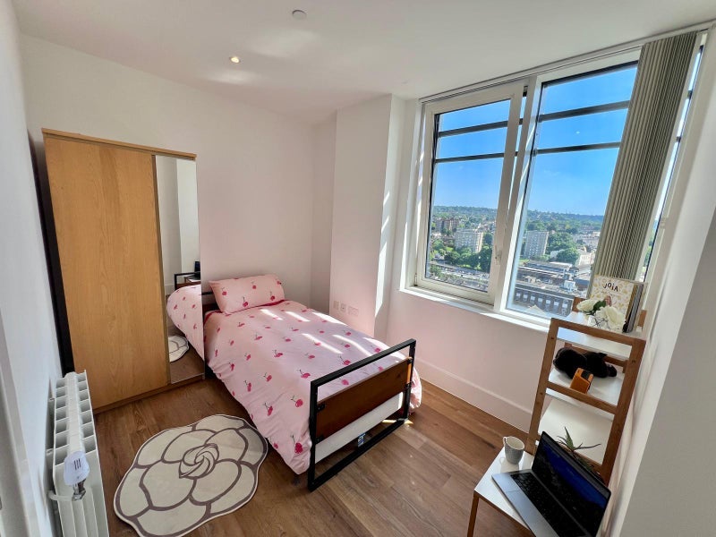 Room Crossrail Path in Greater London