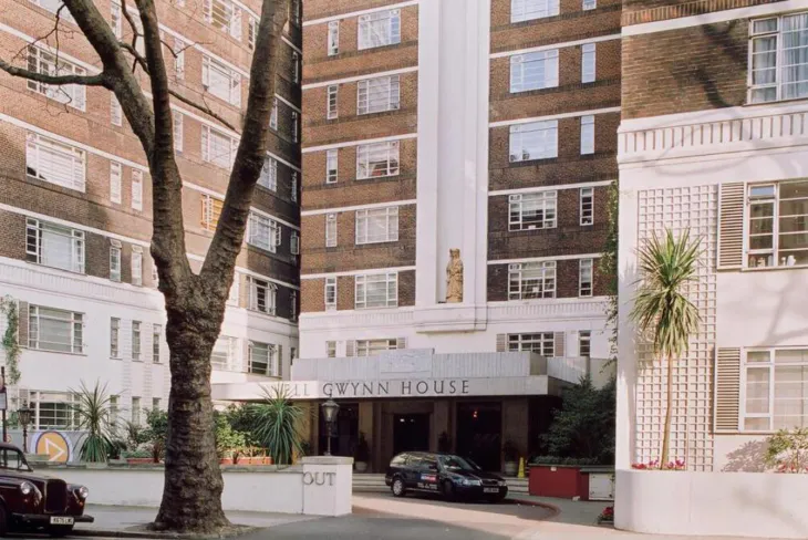 Flat Sloane Avenue in Greater London