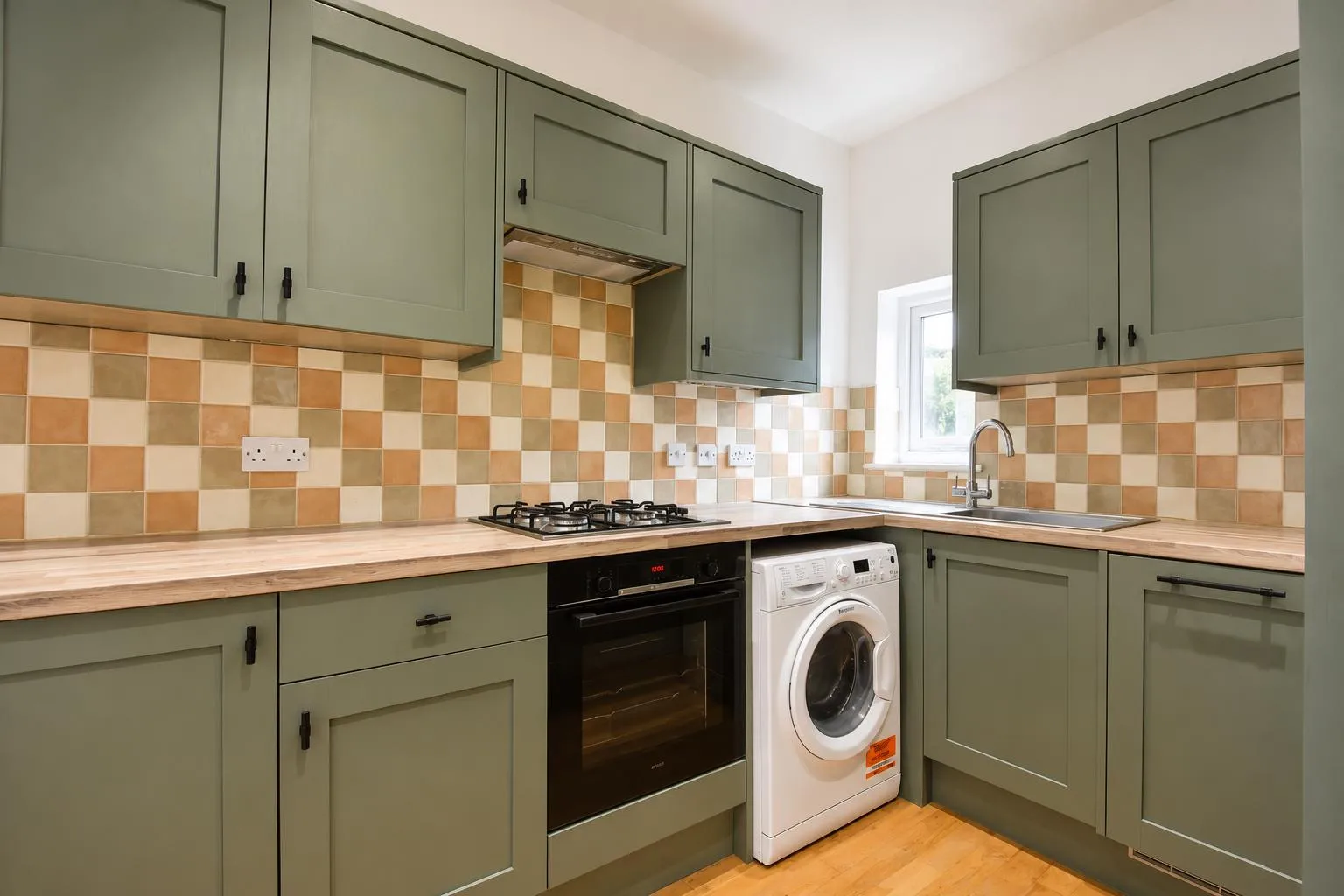 Flat Upper Richmond Road West in Greater London