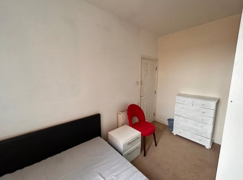 Room Birkin Avenue in Nottingham
