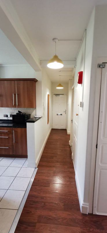 Room Lawrence Close in Greater London