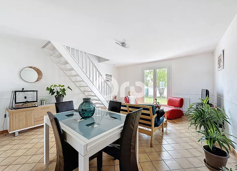 Flat Avenue Georges Clemenceau in Moret-Loing-et-Orvanne