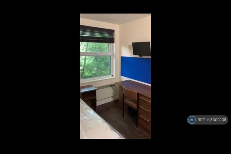 Room St Annes Green in Leeds