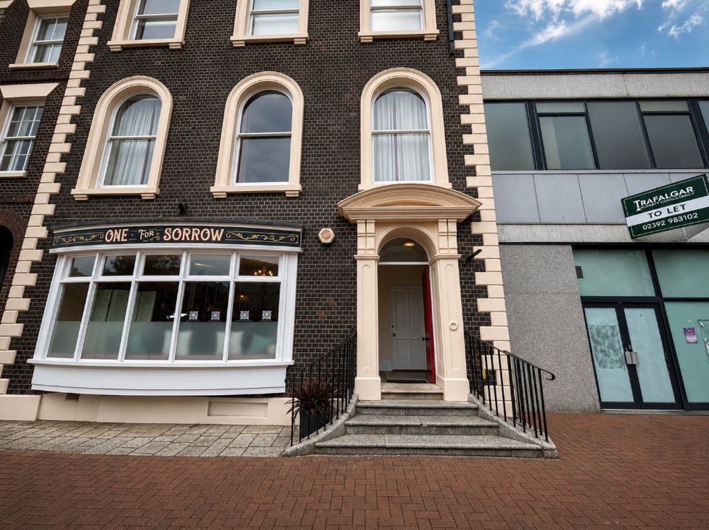 Flat High Street in Gosport