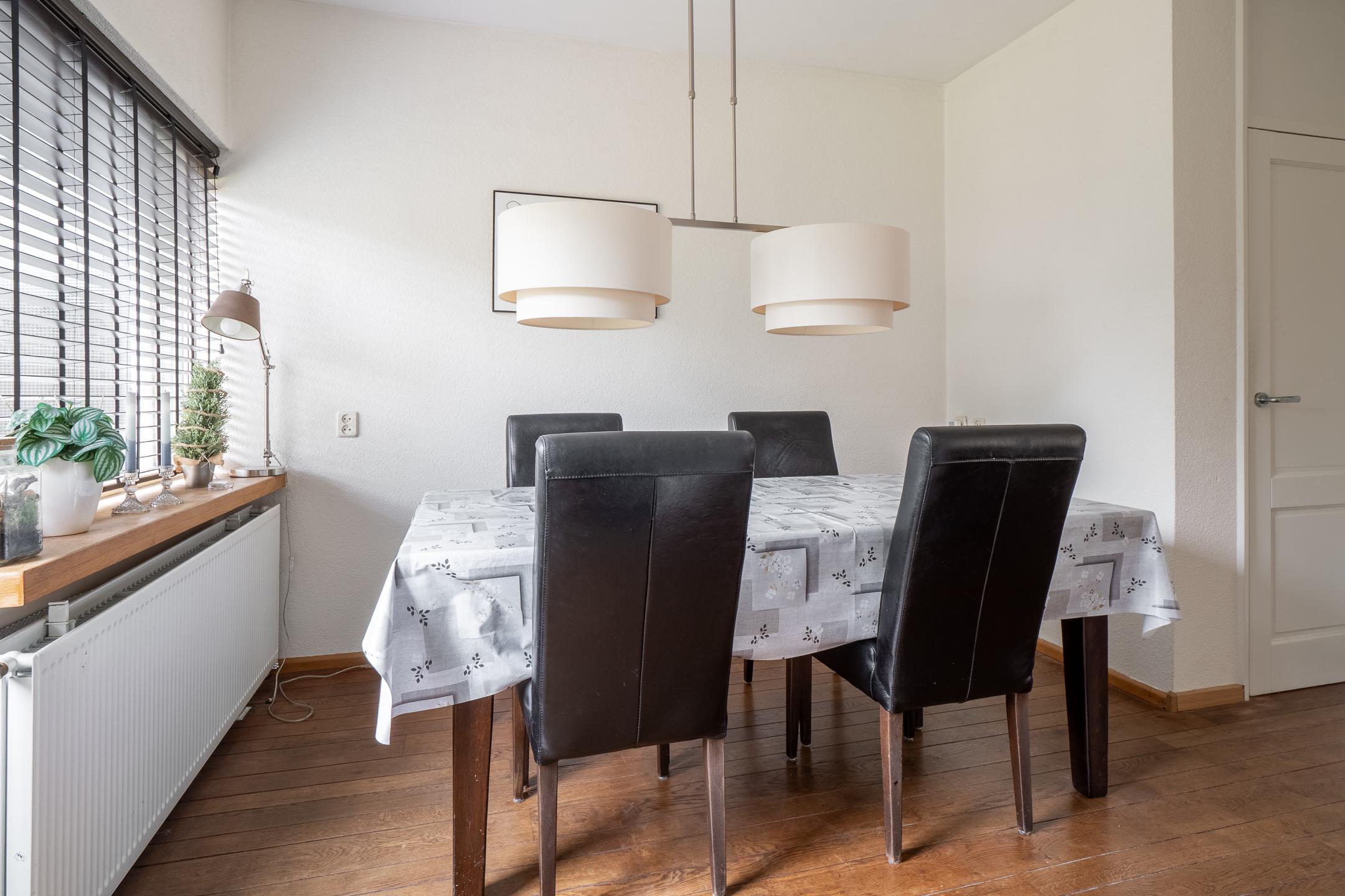 Tussenwoning te koop: van den Vondelstraat 10, Goor