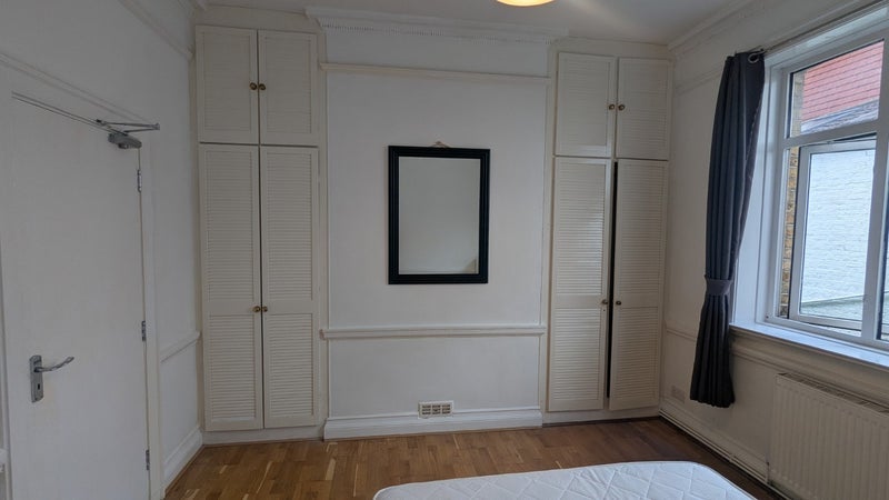 Room Blegborough Road in Greater London