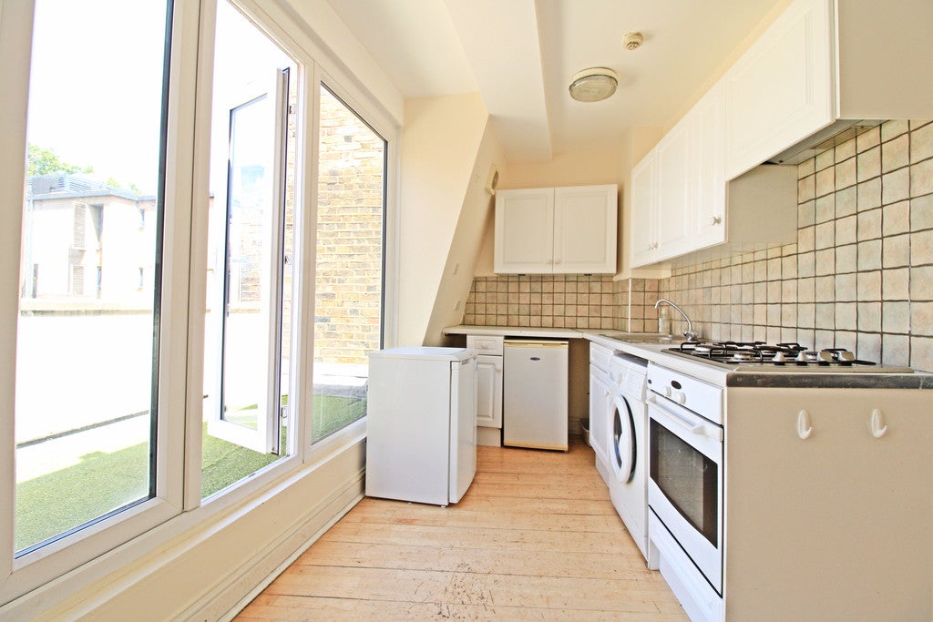 Flat Bath Place in Greater London