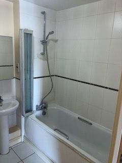 Flat Damask Court in Greater London