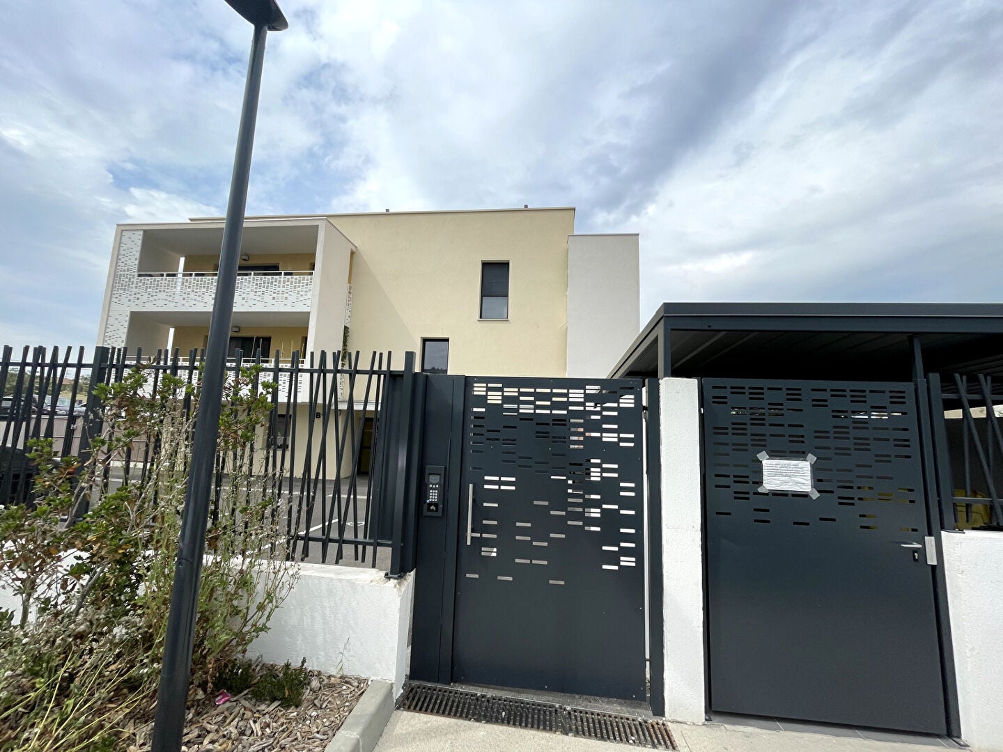 Flat Autoroute du Littoral in Le Rove
