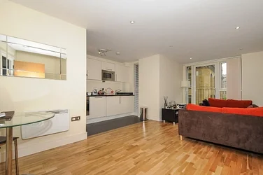 Flat Lavington Street in Greater London