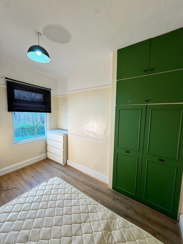Room Faraday Street in Liverpool