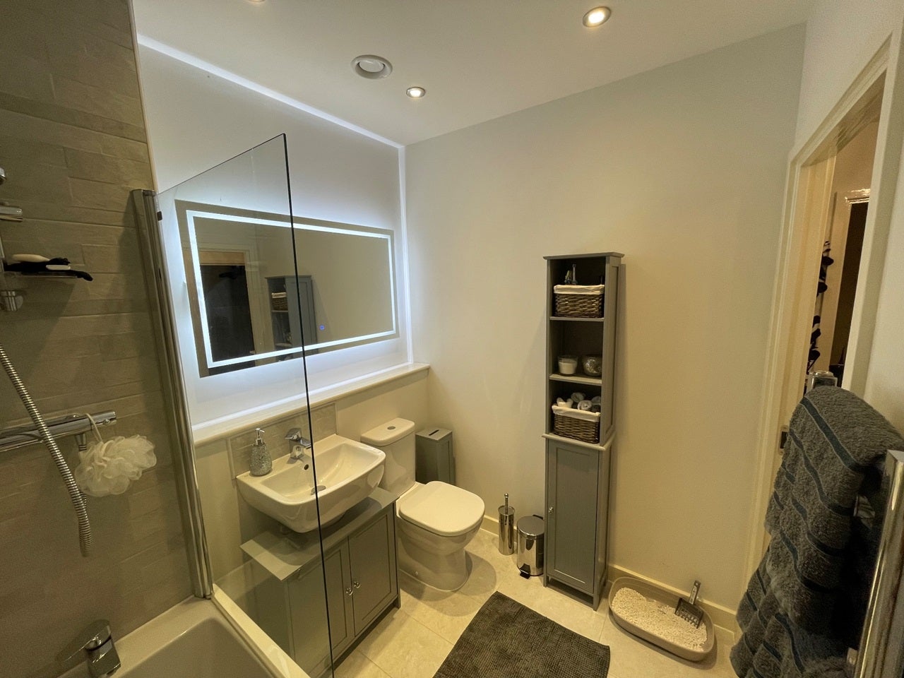 Flat Mary Close in Greater London
