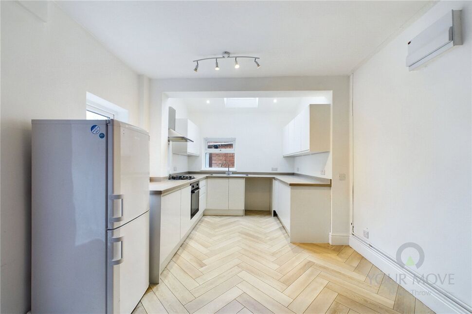 Flat Birchfield Road in Northampton