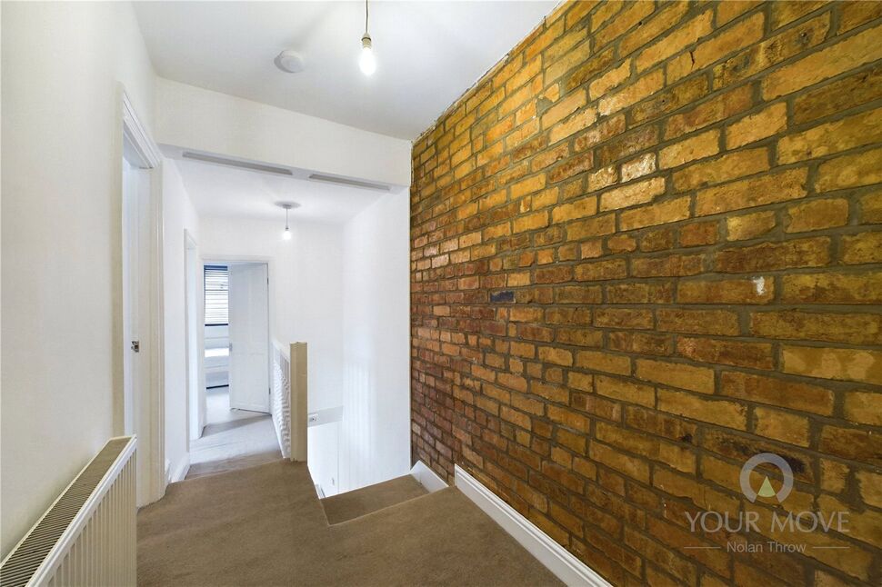 Flat Birchfield Road in Northampton