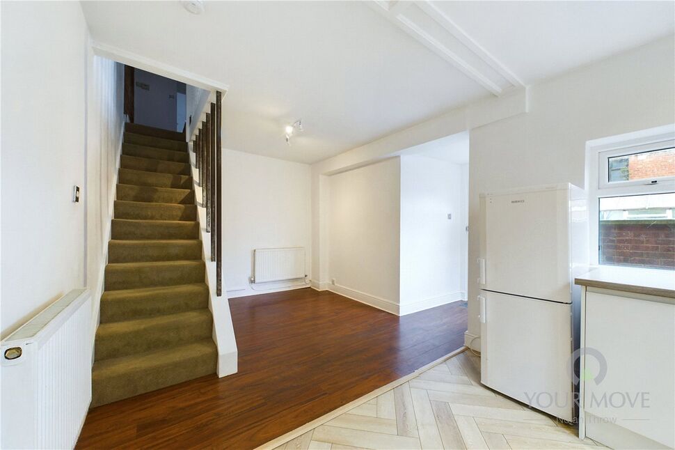 Flat Birchfield Road in Northampton