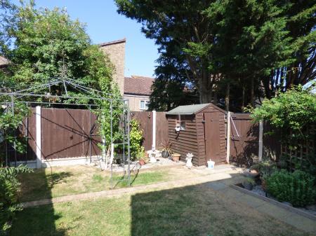House Bourne Close in Basildon