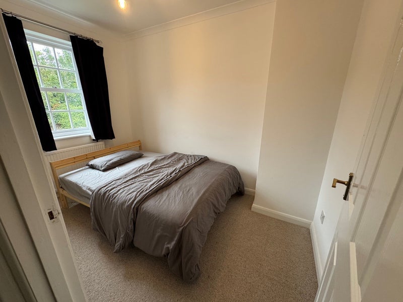 Room Cannons Court in Uttlesford