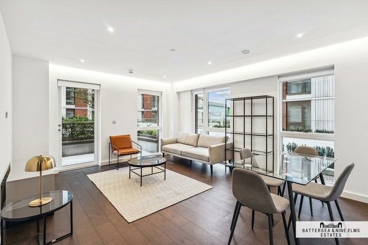 Flat Lanchester Way in Greater London