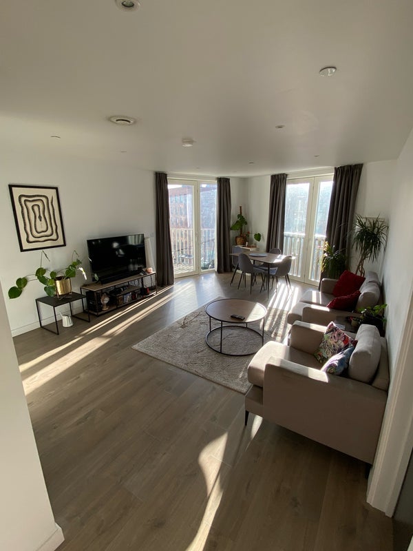 Room Parkes Street in Greater London