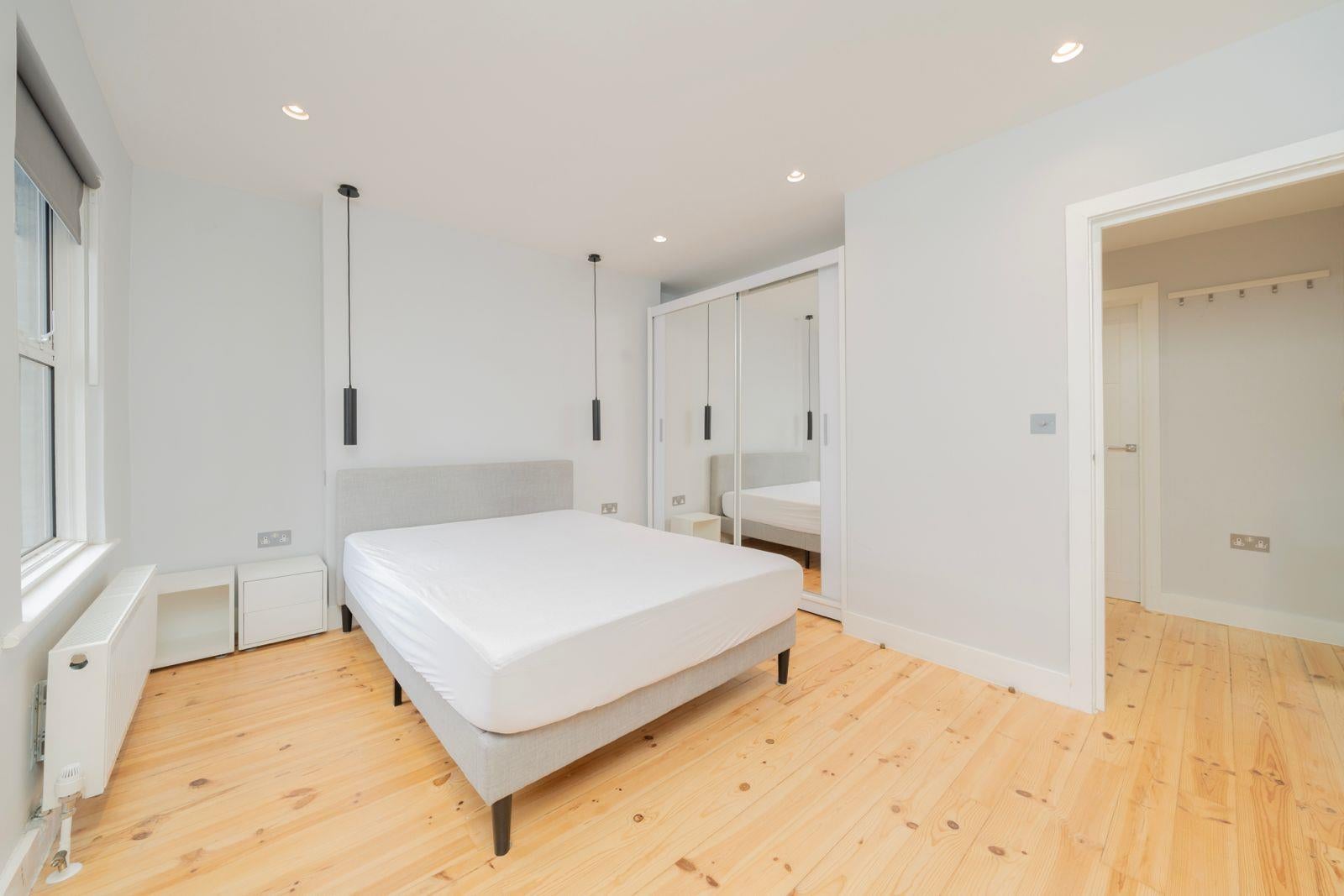 Flat Kingsgate Road in Greater London