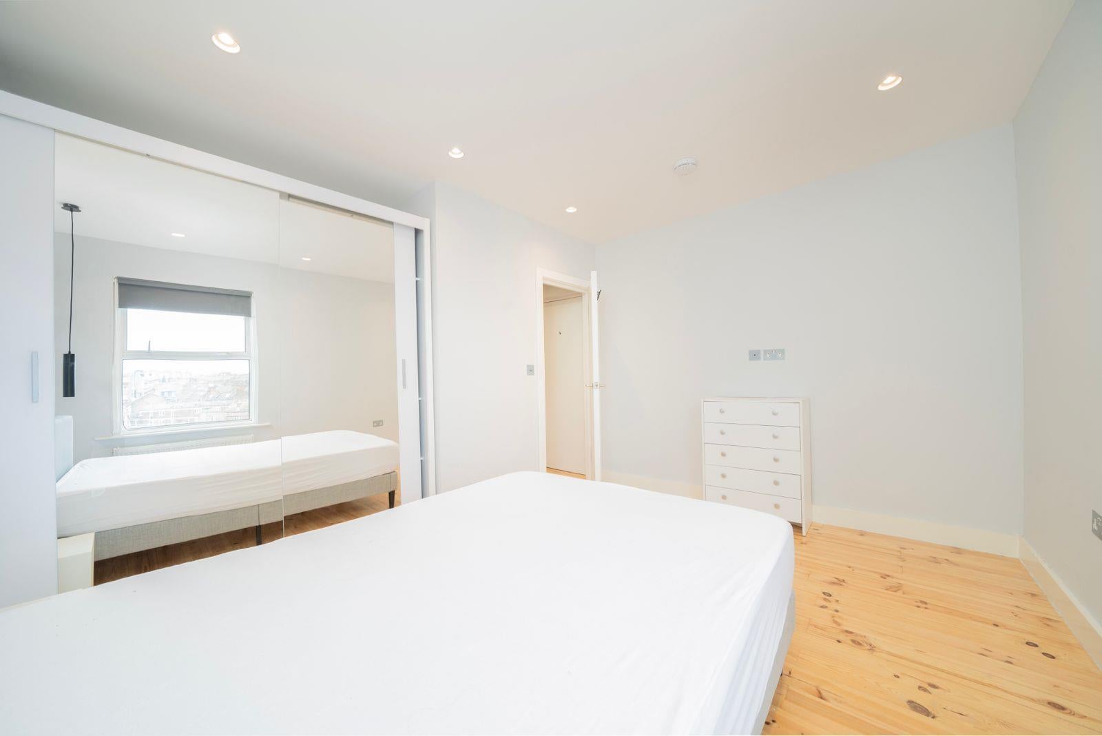 Flat Kingsgate Road in Greater London