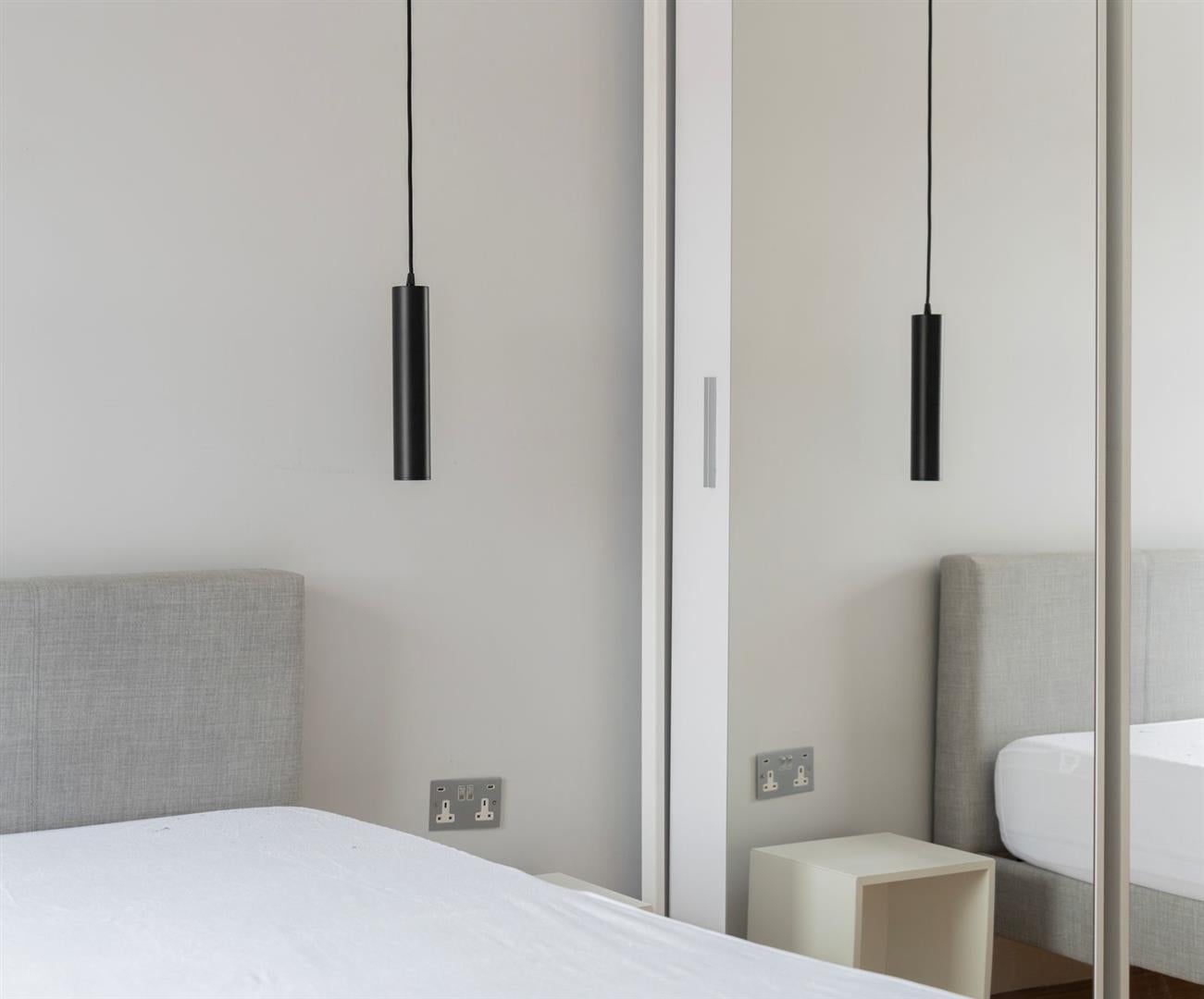 Flat Kingsgate Road in Greater London