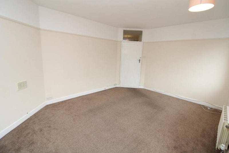 Room Howard Road in Greater London