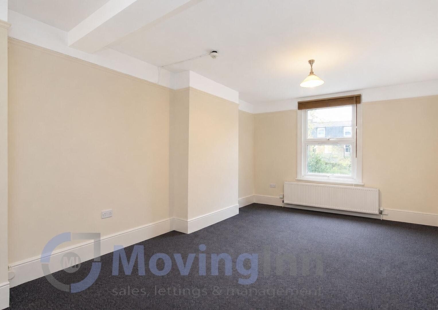 Flat Tierney Road in Greater London